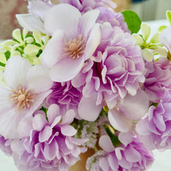 no76,小さな可愛い花束,紫,小花とボンボンの花,アーティフィシャルフラワー,可愛い,ウエディング小物にもアレンジ用 2枚目の画像
