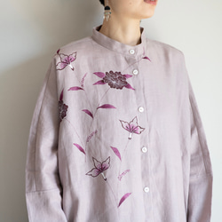 スタンドカラーシャツドレス/くすみピンク　手描き・更紗牡丹 1枚目の画像