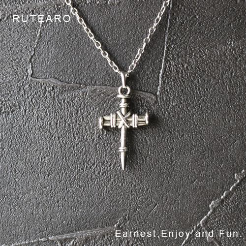 釘デザインのクロスネックレス ― メンズネックレス ペンダント クロス