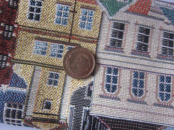 フランス生地　Lサイズポーチ　ヨーロッパの家　コスメ入れ　通帳入れ　鍵入れ　コインケース 4枚目の画像