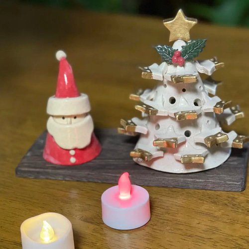 陶器のクリスマスツリーのイヤリング飾り&小さいサンタ&揺らぎのLED 