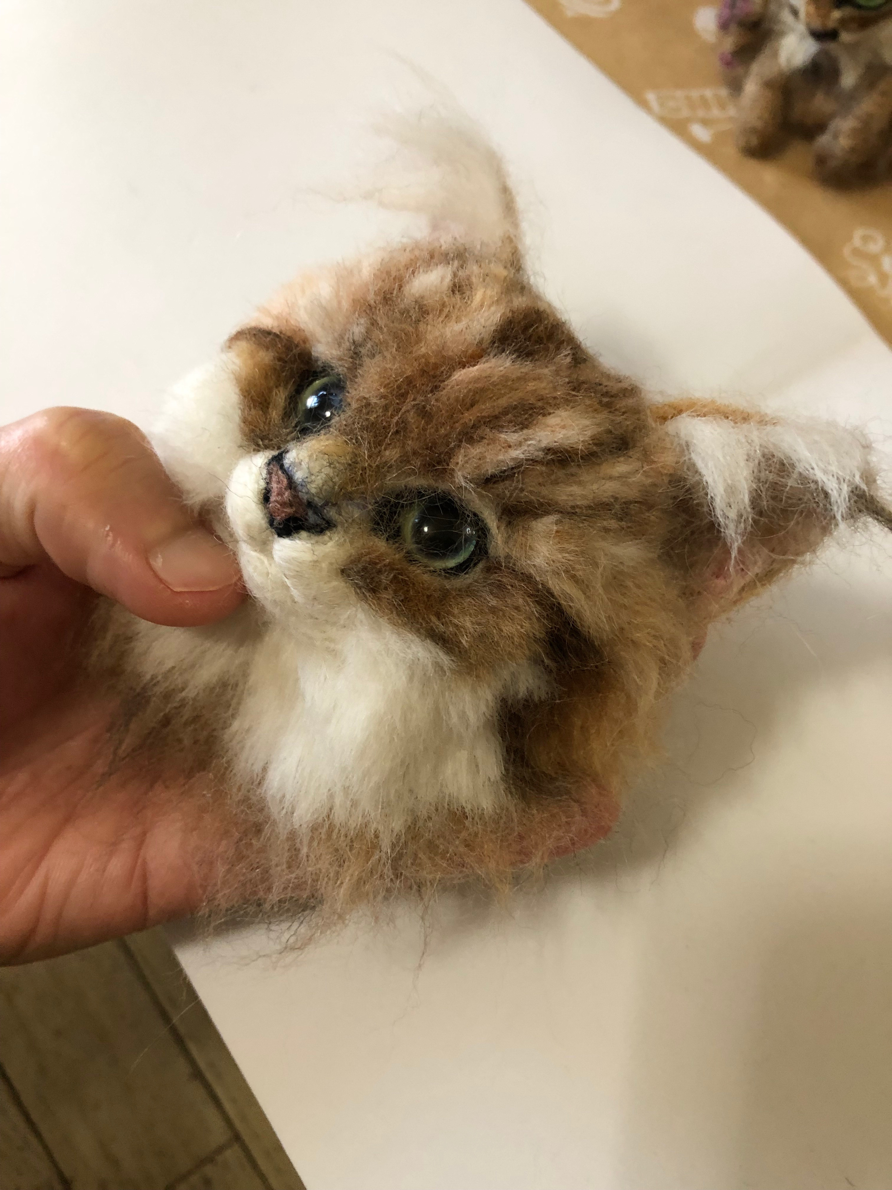 羊毛フェルト　猫　オーダー　壁掛け　ブローチフェルト、羊毛