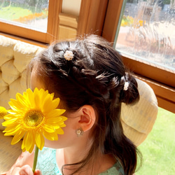 パールのお花の髪飾り　ヘッドドレス　ヘアピン　4つセット 2枚目の画像