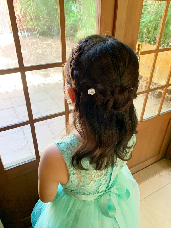 パールのお花の髪飾り　ヘッドドレス　ヘアピン　4つセット 3枚目の画像