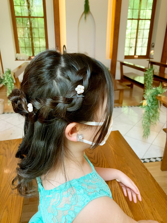 パールのお花の髪飾り　ヘッドドレス　ヘアピン　4つセット 5枚目の画像