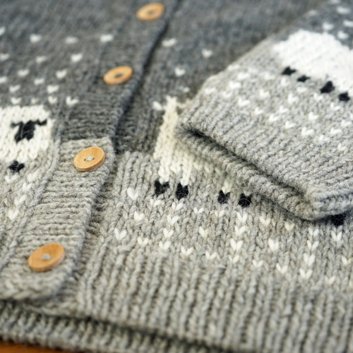 完売】アルパカウール・ヒツジ柄編み込みカーディガン（N-410068