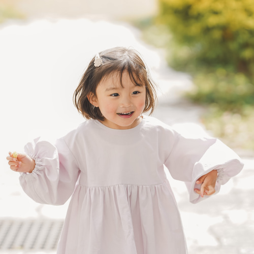 【未着用】ベビーピンクハウスのサクランボ柄の白いワンピース（L・120） 未着用】ベビーピンクハウスのサクランボ柄の白いワンピース（L・120