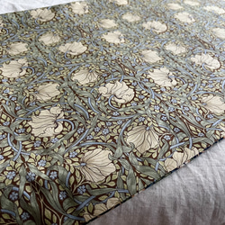 規格外SALE＊モリス　テーブルランナー　いちご泥棒×ピンパーネル　リバーシブル　108×34㎝ 3枚目の画像