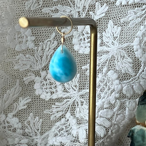 魅惑的ブルー 吸い込まれる色合いのラリマーのドロップペンダント  