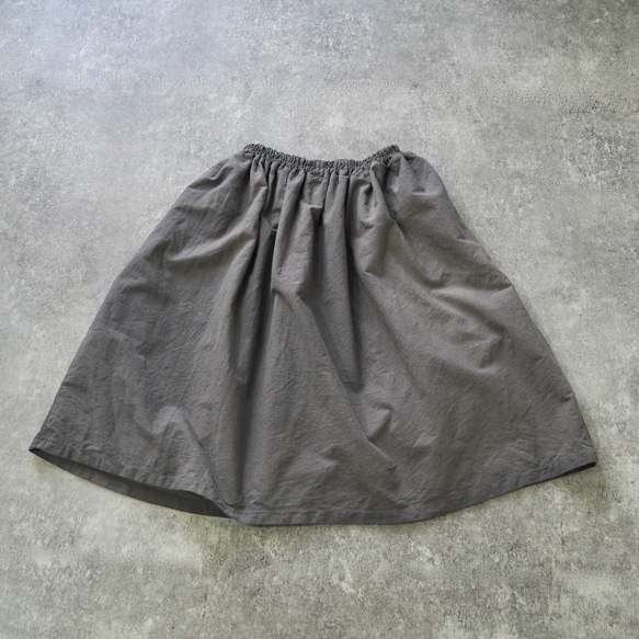 縮褶半身裙/灰色/mikawa Textile 第10張的照片