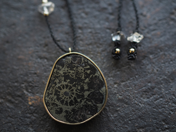 ammonite pyrite brass necklace (getsuei) 3枚目の画像