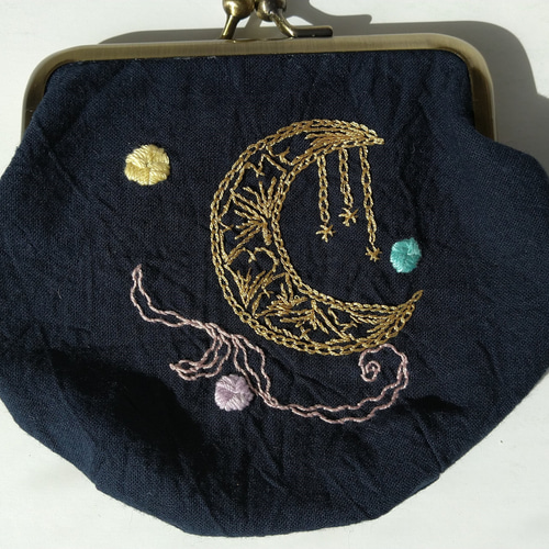 手刺繍】月のがま口-小振りサイズ がま口 ことこと 通販