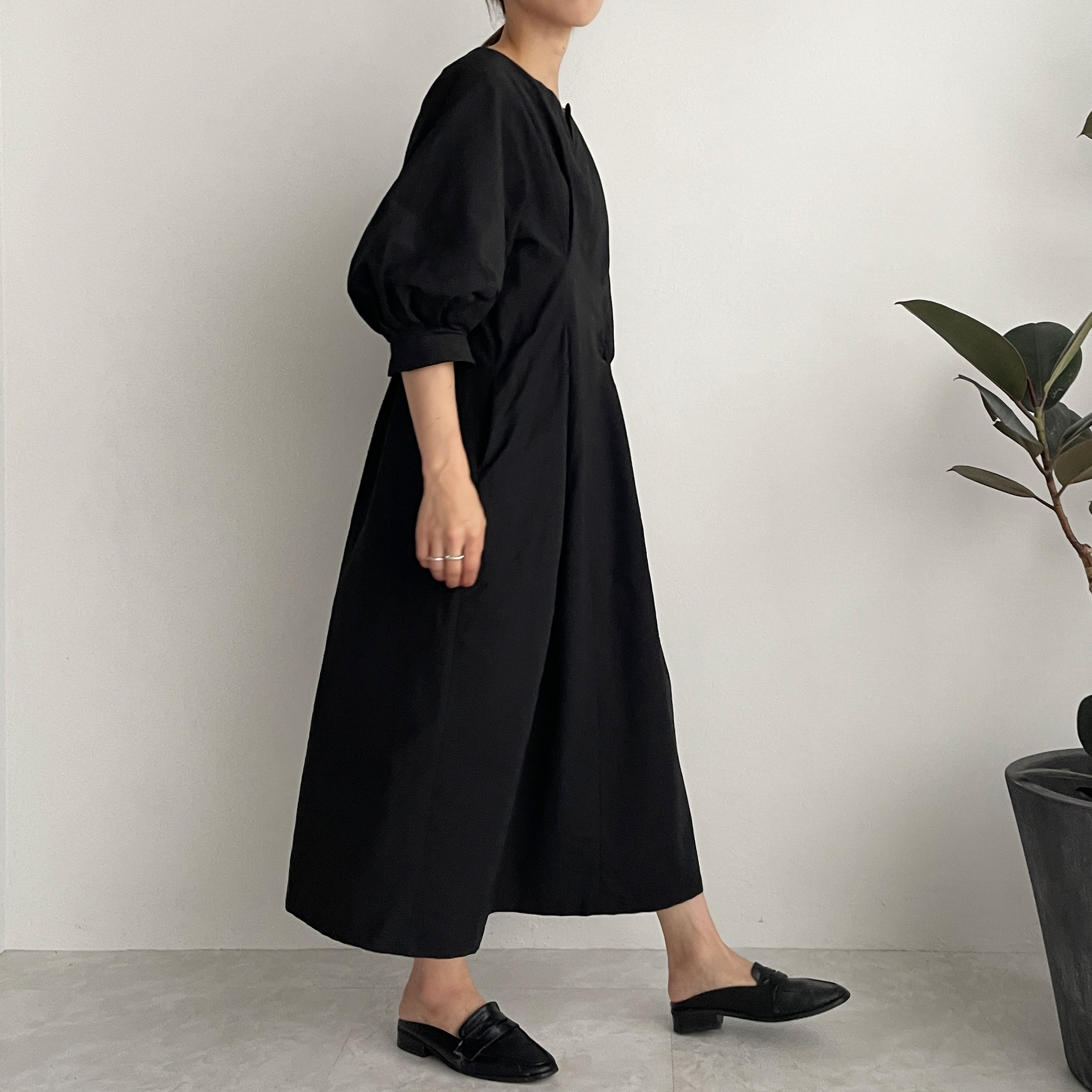 パフスリーブスリットネックワンピース(卒業式、入学式、結構式等オススメ)(ブラック)