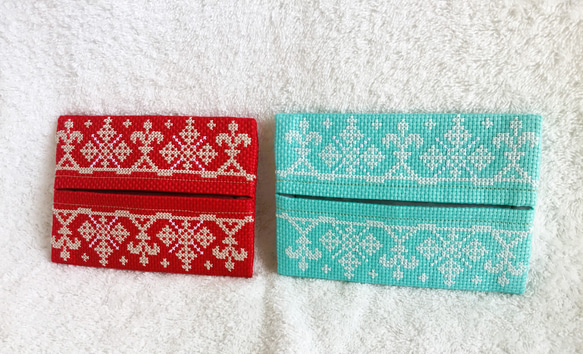 クロスステッチのポケットティッシュケース・赤／アクアブルー その他