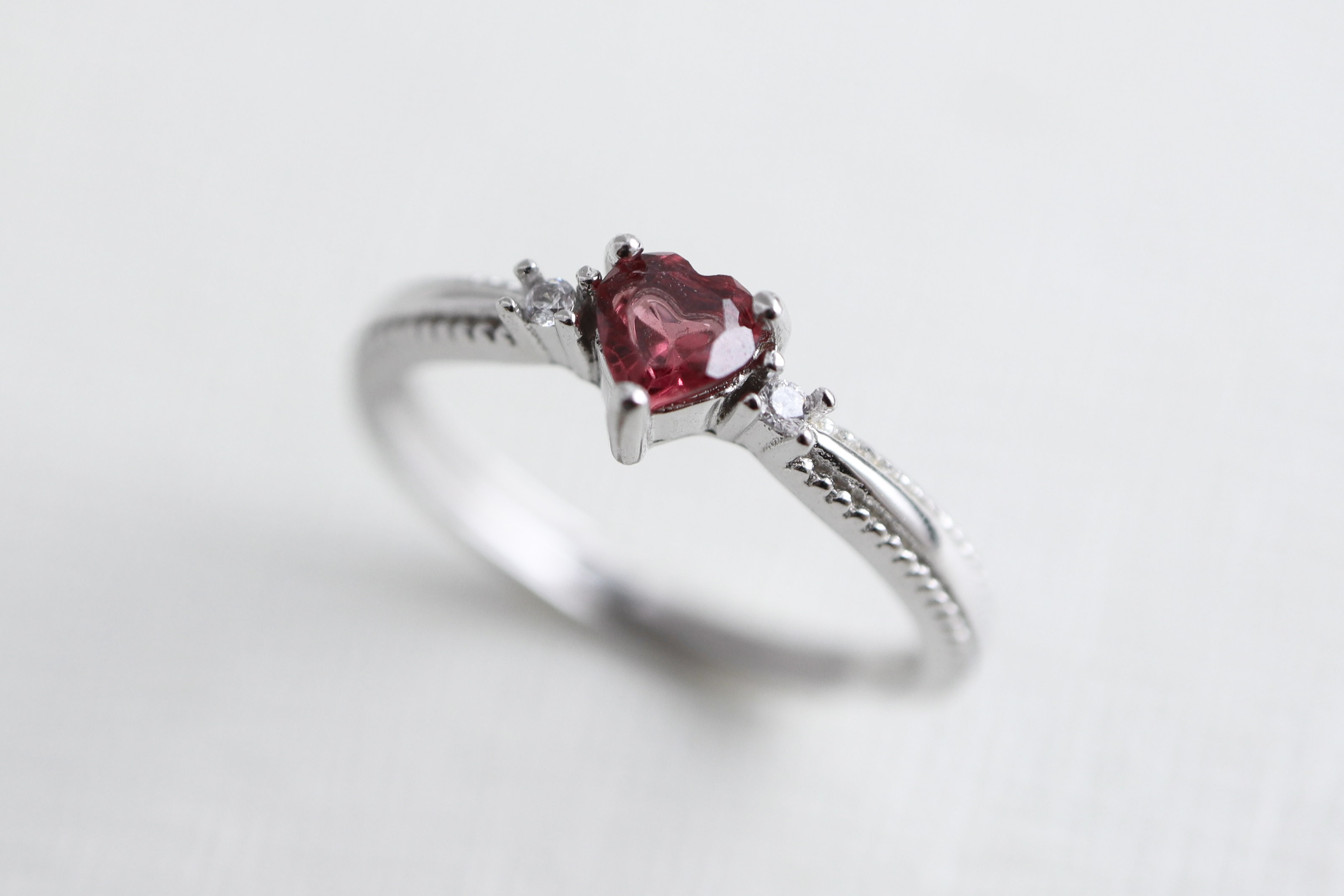 ガーネットのリング＊天然石＊1月誕生石【heart】