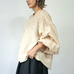 【福袋】繡花襯衫燈籠袖/米色+褶皺裙/黑色 第20張的照片