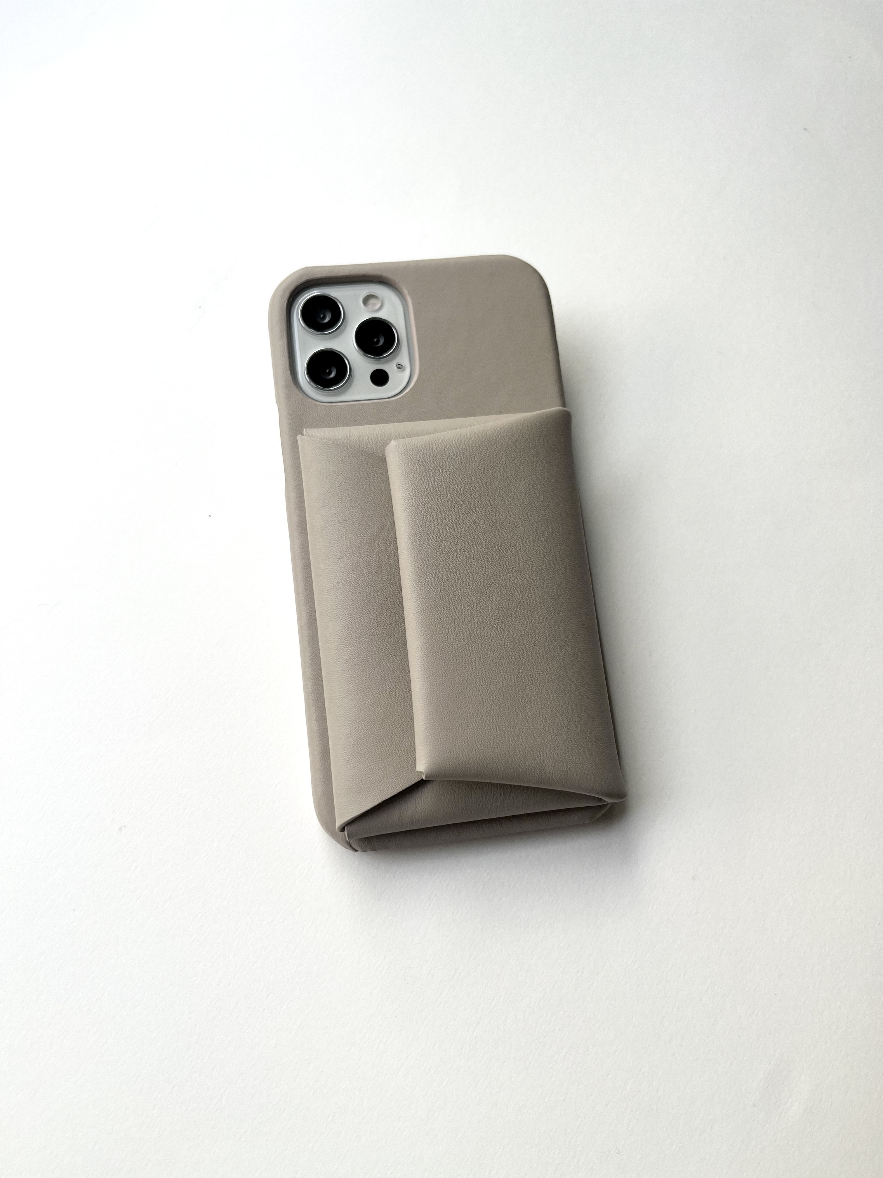 名入れ可　本革 スマホケース　革　名入れ レザー　iPhoneケース　グレージュ