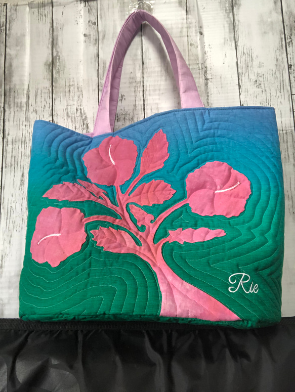 ハワイアンキルト　ハイビスカスの大きめトートバッグ　ブルーグラデーション受注製作 6枚目の画像