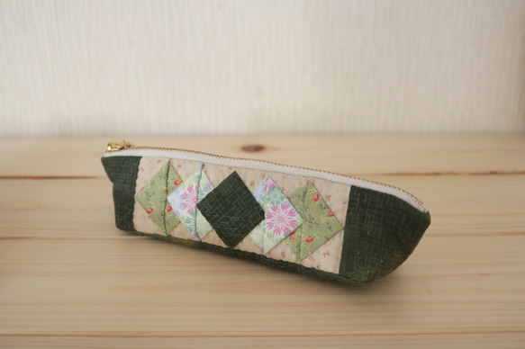 パッチワークキルト～カードトリック～ の軽くてスリムなペンケース