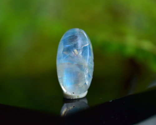 虹入り☆高品質☆ムーンストーン ルースs550 天然石 Funky garuda