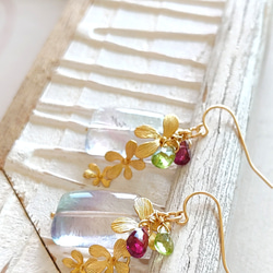 ❁Dainty flowers earrings 14kgf❁ 美しい大粒フローライト＆ロードライトガーネット＆ペリドッ 9枚目の画像