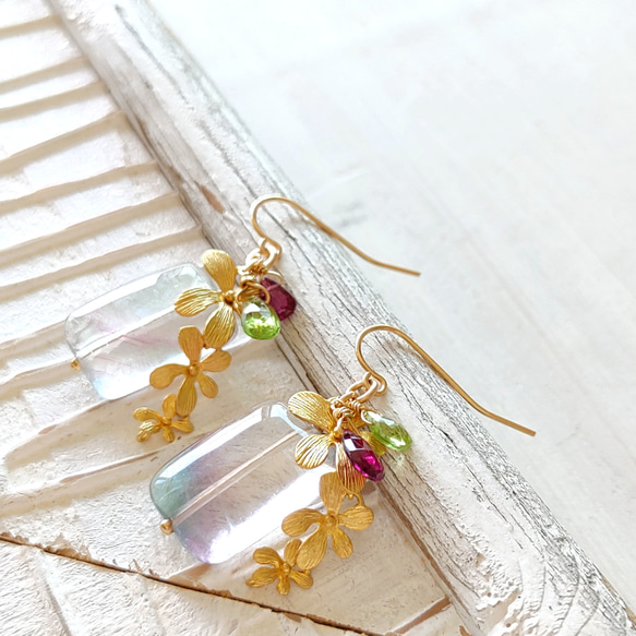 ❁Dainty flowers earrings 14kgf❁ 美しい大粒フローライト＆ロードライトガーネット＆ペリドッ 5枚目の画像