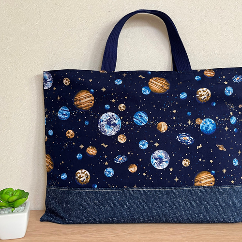 持ち手付き巾着袋  上靴入れ   銀河惑星柄×ブラック 持ち手付き巾着袋 上靴入れ 銀河惑星柄×ブラック 持ち手付き巾着