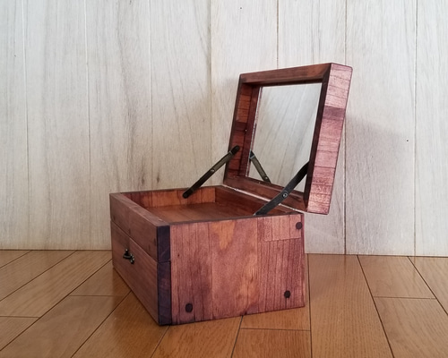 ハンドメイド家具 小さめなジュエリーボックス・コレクションケース