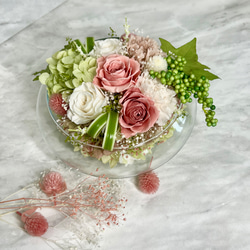 受注商品》ガラスアレンジメント 白グリーン大人ピンク プリザーブド