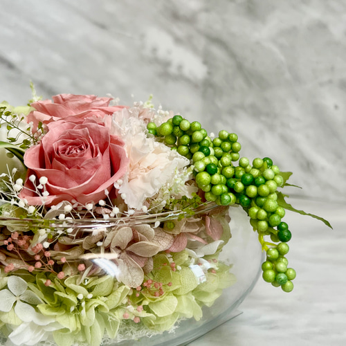 受注商品》ガラスアレンジメント 白グリーン大人ピンク プリザーブド