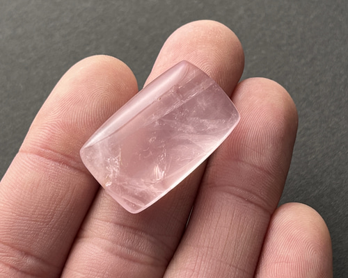 【すぐ届く】高品質ローズクォーツ ルース rose012 天然石 ローズクォーツ ルース 裸石 しずくドロップ 1点もの 天然石 紅