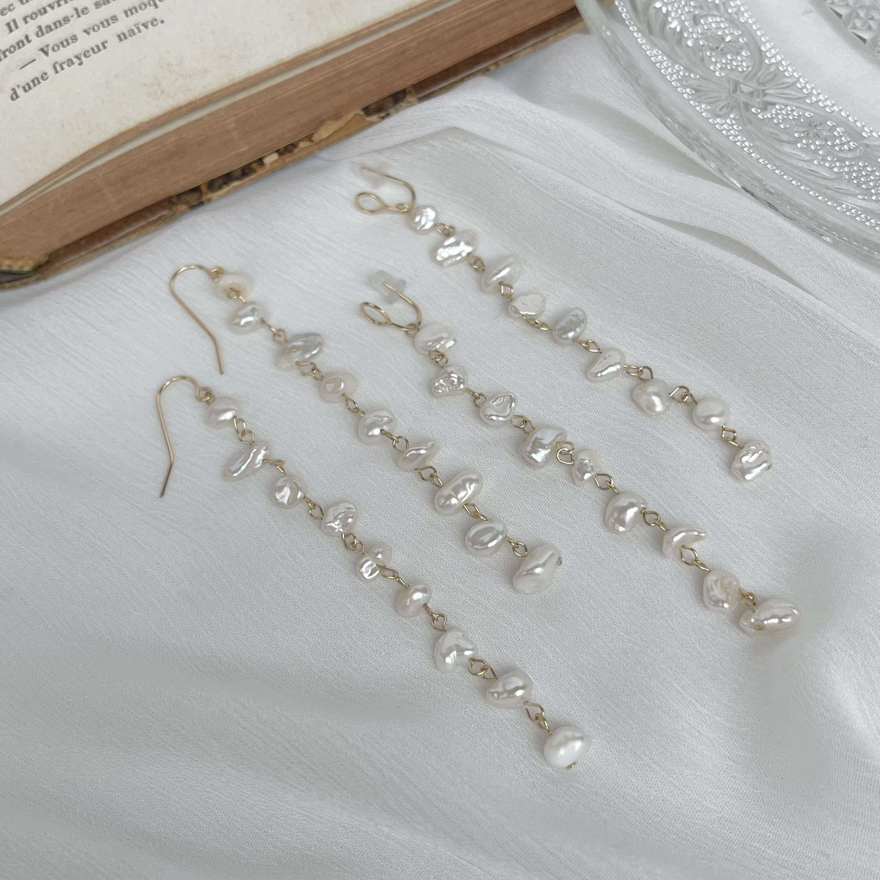 【再販】プチプラはもう着けない上質な女性に送る【14金・淡水パール】バロック9粒ロングイヤリング/金アレ