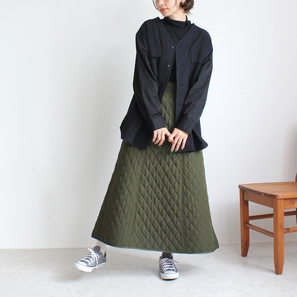 ｴﾄﾗﾝｾﾞꕤ印象的なキルティング素材で美しいAラインのロングスカート 防寒 et5538 4枚目の画像