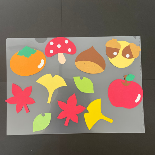 How to make a hanging decoration of autumn leaves and ginkgo