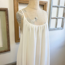 Sale price ★ 前後兩面穿❤️ 透視雪紡和緞面吊帶背心連衣裙 白色（L 到 LL 均碼） 第2張的照片