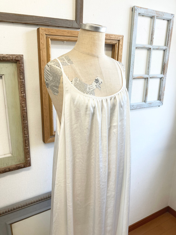 Sale price ★ 前後兩面穿❤️ 透視雪紡和緞面吊帶背心連衣裙 白色（L 到 LL 均碼） 第10張的照片