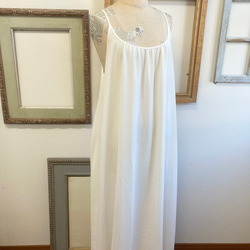 Sale price ★ 前後兩面穿❤️ 透視雪紡和緞面吊帶背心連衣裙 白色（L 到 LL 均碼） 第4張的照片