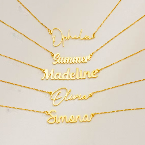 名入れ♡アンクレット キラキラ ゴージャス イニシャル ゴールド ハンドメイド 名前やイニシャルでつくるアンクレット♡名入れ♡カスタム自由！記念日