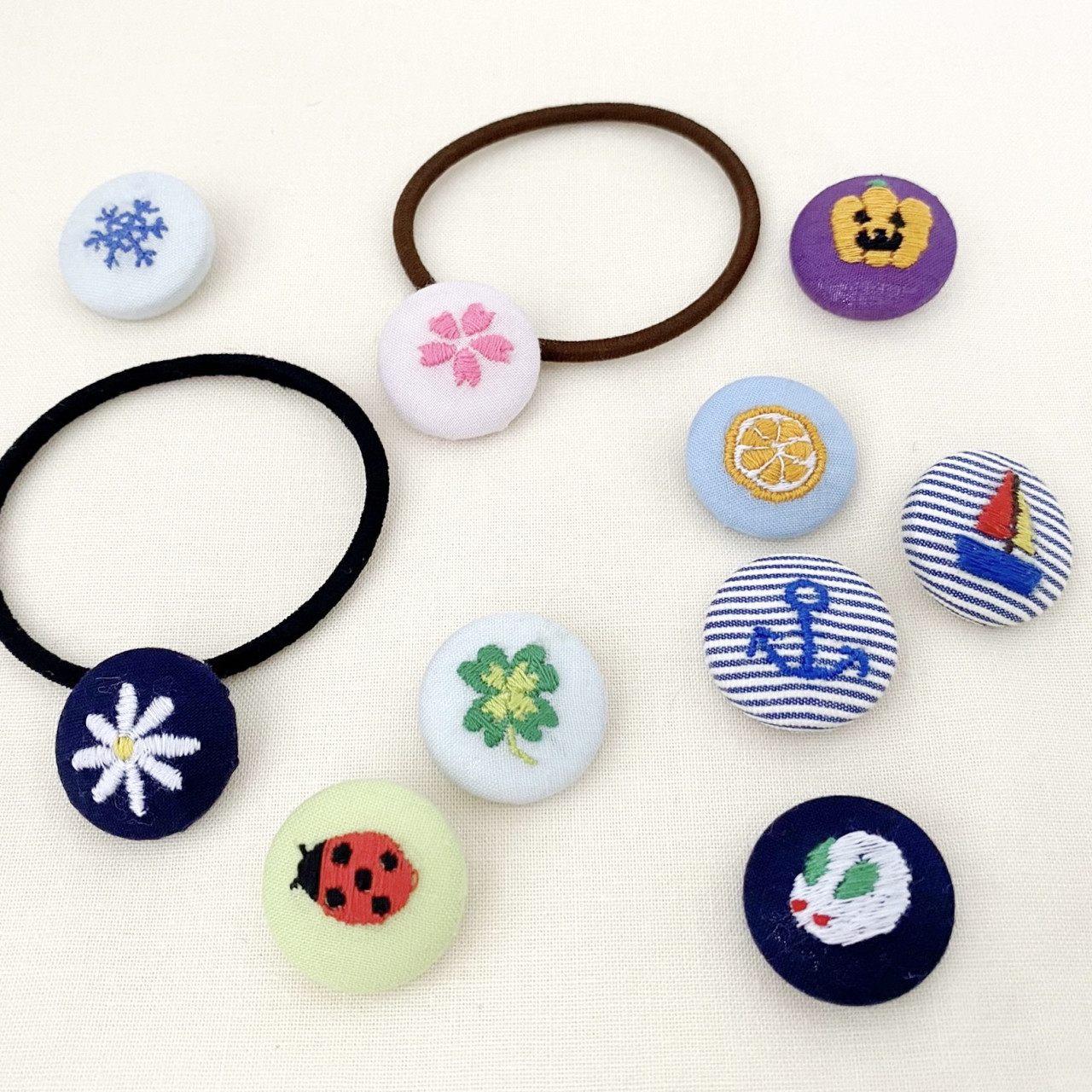 くるみボタンです。 刺繍くるみボタン ボタン すたーれっと 通販 14633220｜Creema