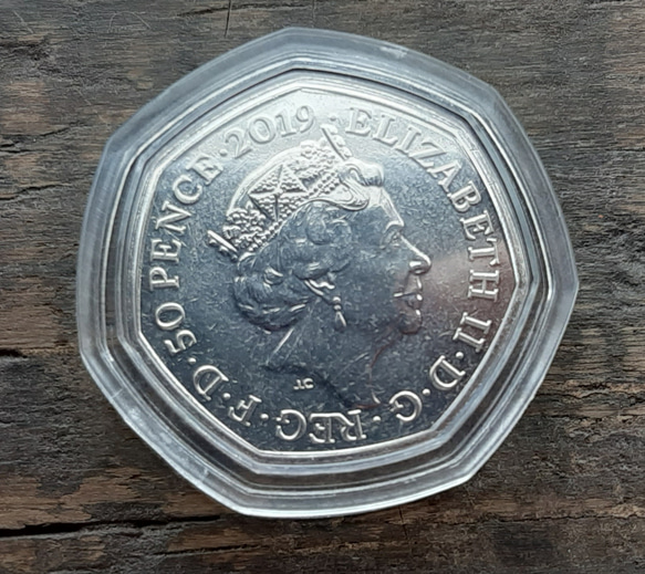 エリザベス女王とくまのパディントン イギリス 英国本物50ペンスコイン  ♥イギリス 英国 コイン Paddington 4枚目の画像