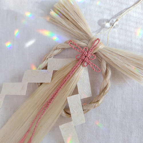 贈る結婚祝い 精麻と麻紙垂の精麻飾り ＊精麻お守り 茜染め精麻の吉祥結び付き ピアス