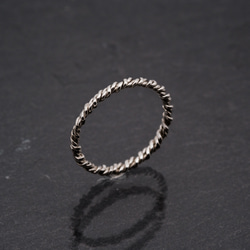 「TURU」twisted ring silver 【〈蔓〉ツイスト シルバー リング】 1枚目の画像