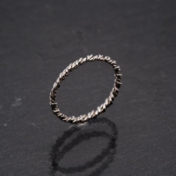 「TURU」twisted ring silver 【〈蔓〉ツイスト シルバー リング】 1枚目の画像