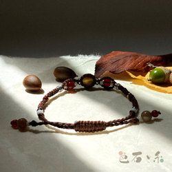 秋色の天然石とマクラメ編みのブレスレット：ゴールデンタイガーアイとカーネリアン 8枚目の画像