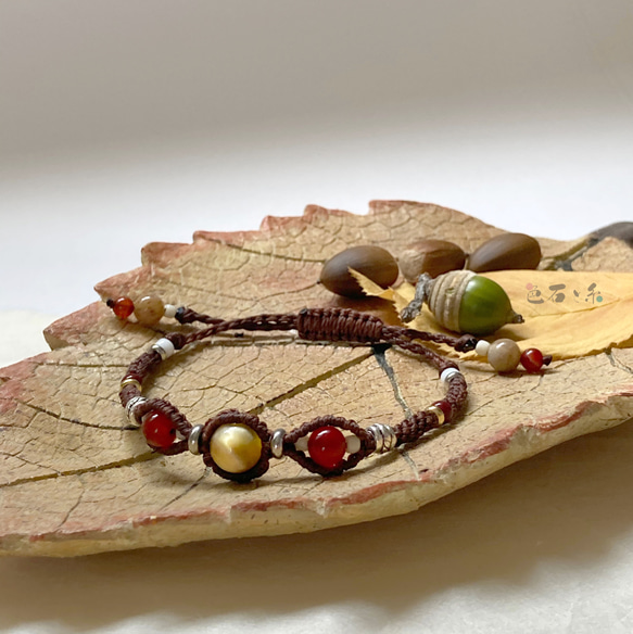 秋色の天然石とマクラメ編みのブレスレット：ゴールデンタイガーアイとカーネリアン 7枚目の画像