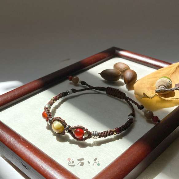 秋色の天然石とマクラメ編みのブレスレット：ゴールデンタイガーアイとカーネリアン 12枚目の画像