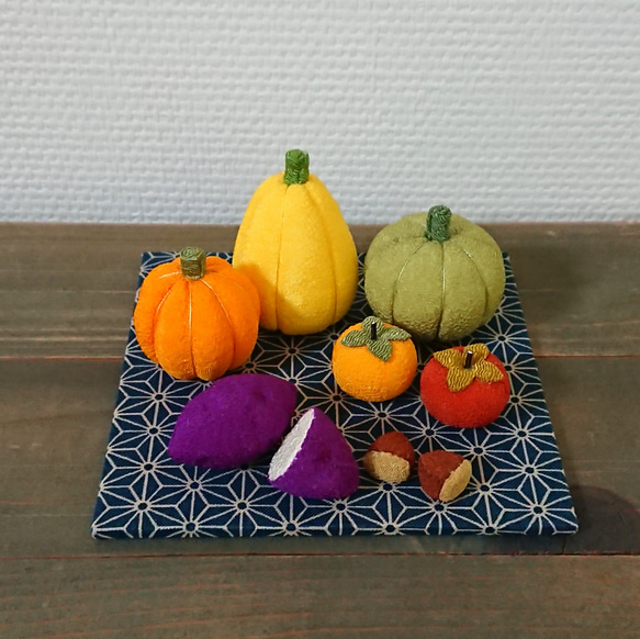 秋の季節飾りY3 置物 ミニチュア カボチャ 柿 ちりめん細工 その他置物