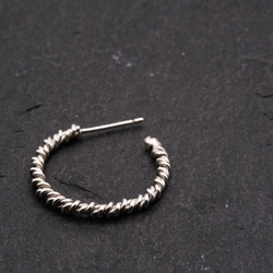 「TURU」hoop pierce silver 【〈蔓〉シルバー フープ ピアス】 6枚目の画像