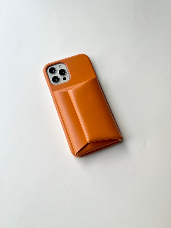 iphone14 14pro 本革　スマホケース　レザー　イニシャルが入れられる　IPHONEケース　オレンジ 3枚目の画像