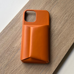 iphone14 14pro 本革　スマホケース　レザー　イニシャルが入れられる　IPHONEケース　オレンジ 4枚目の画像
